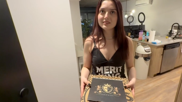 Evine Pizza Götürdüğüm Türk Kızını Siktim